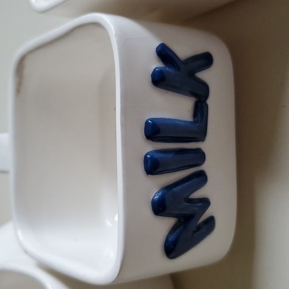 STACKING 2 CUPS, SUGAR SPRINKLER & CREAMER STACK TO MAKE A MILK BOTTLE - Picture 7 of 16